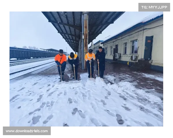 UTMB志愿者团队与医疗安保齐心协力应对风雪天气挑战保障赛事安全 UTMB志愿者团队与医疗安保齐心协力应对风雪天气挑战保障赛事安全
